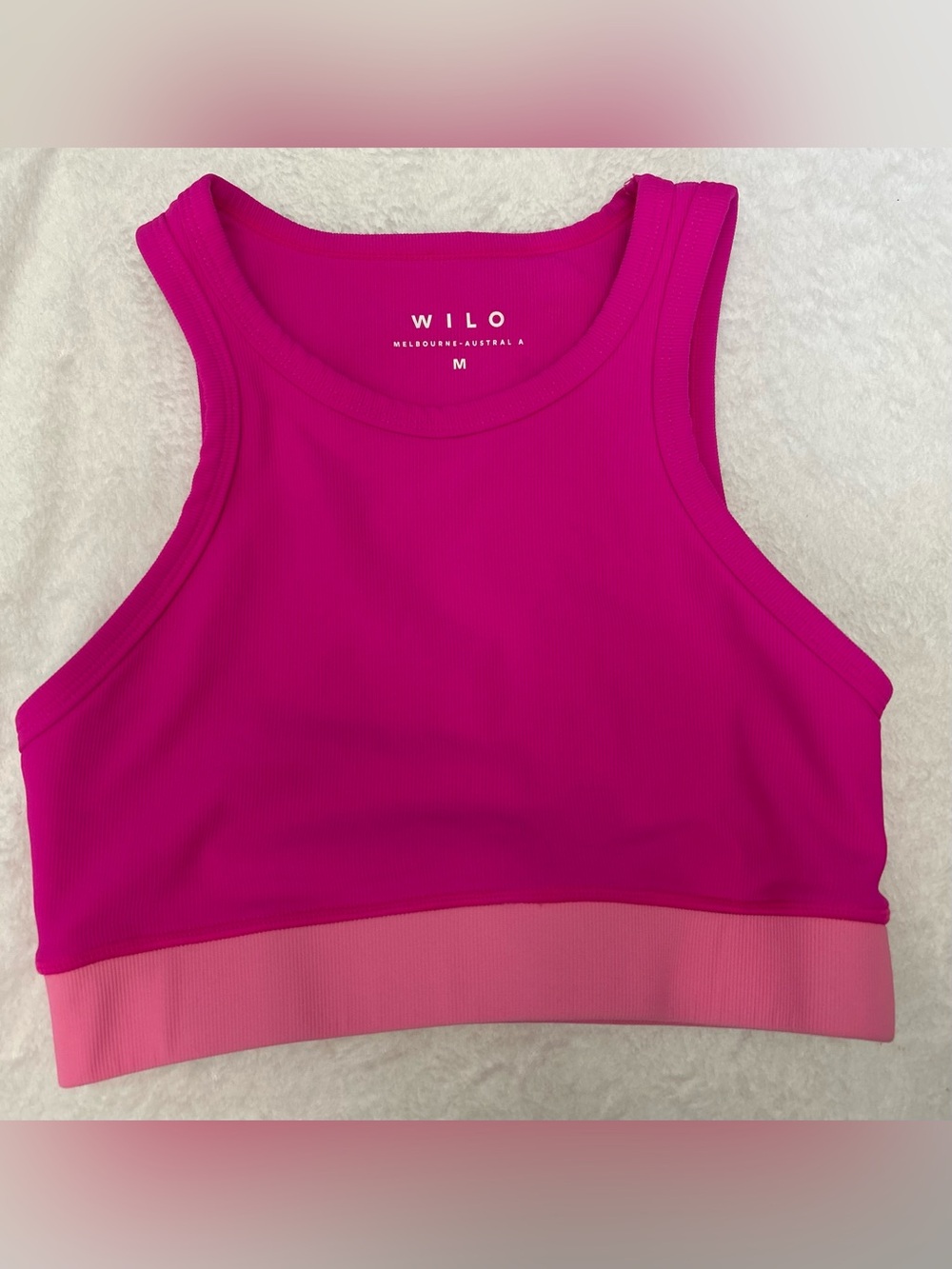 Wilo The label Size Medium Women's Fuchsia Pink Ribbed Sports Bra